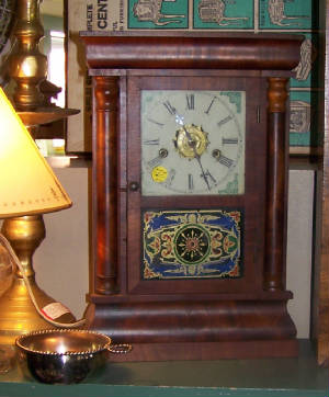 SHELF CLOCK WITH ALARM