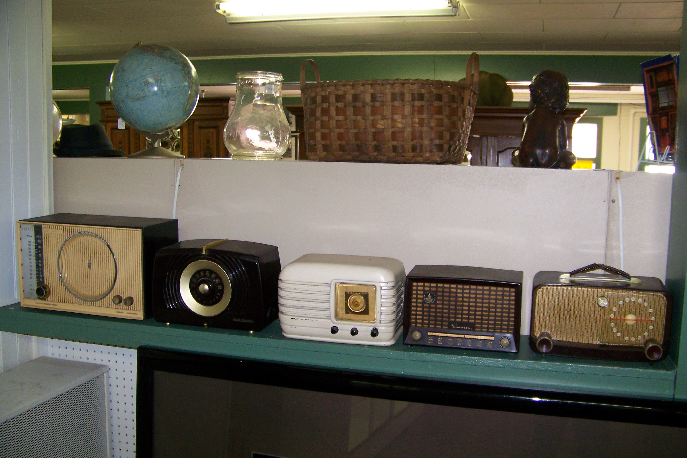 OLD RADIOS