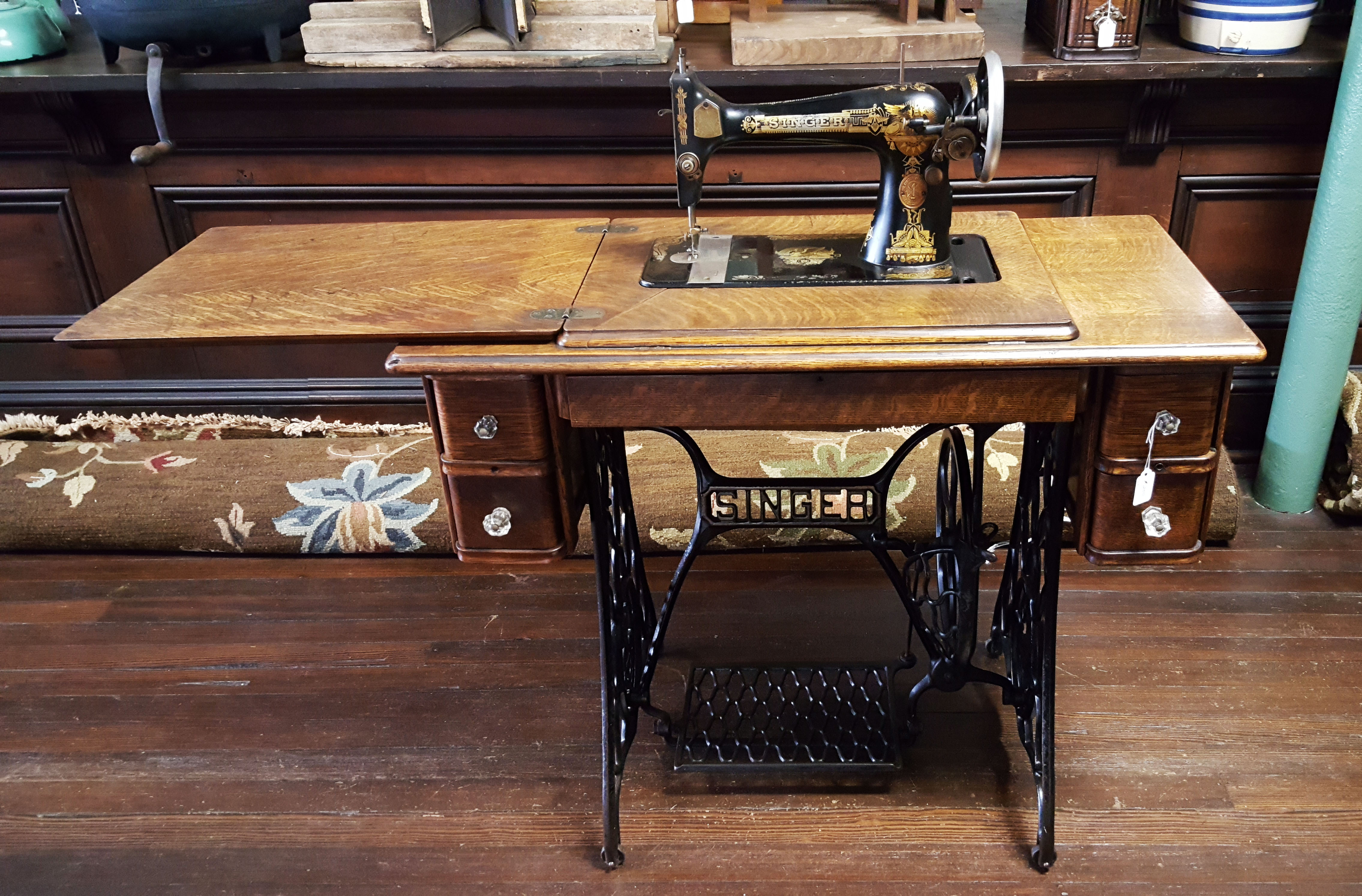 SINGER SEWING MACHINE