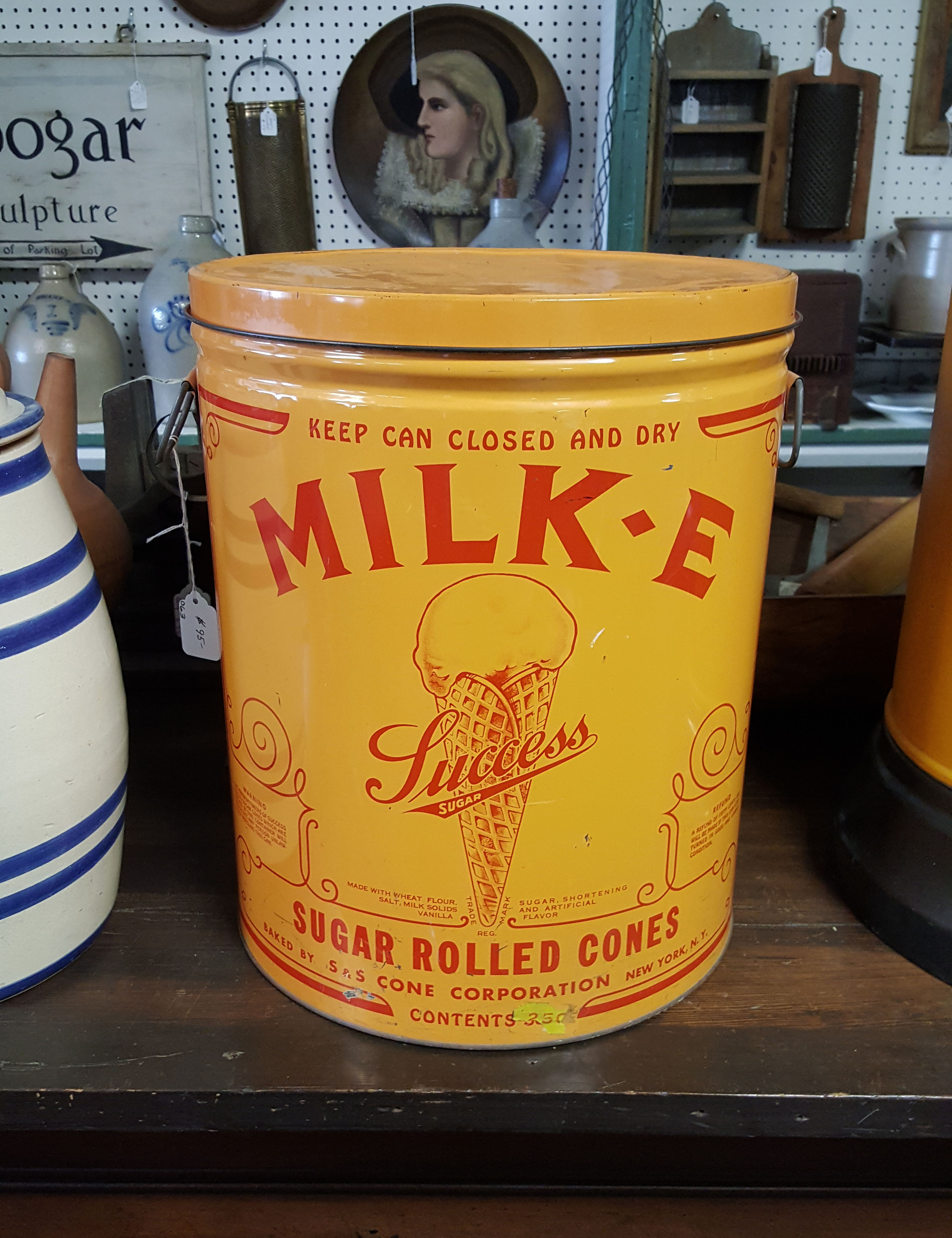 MILK-E SUGAR ROLLED CONES STORE TIN