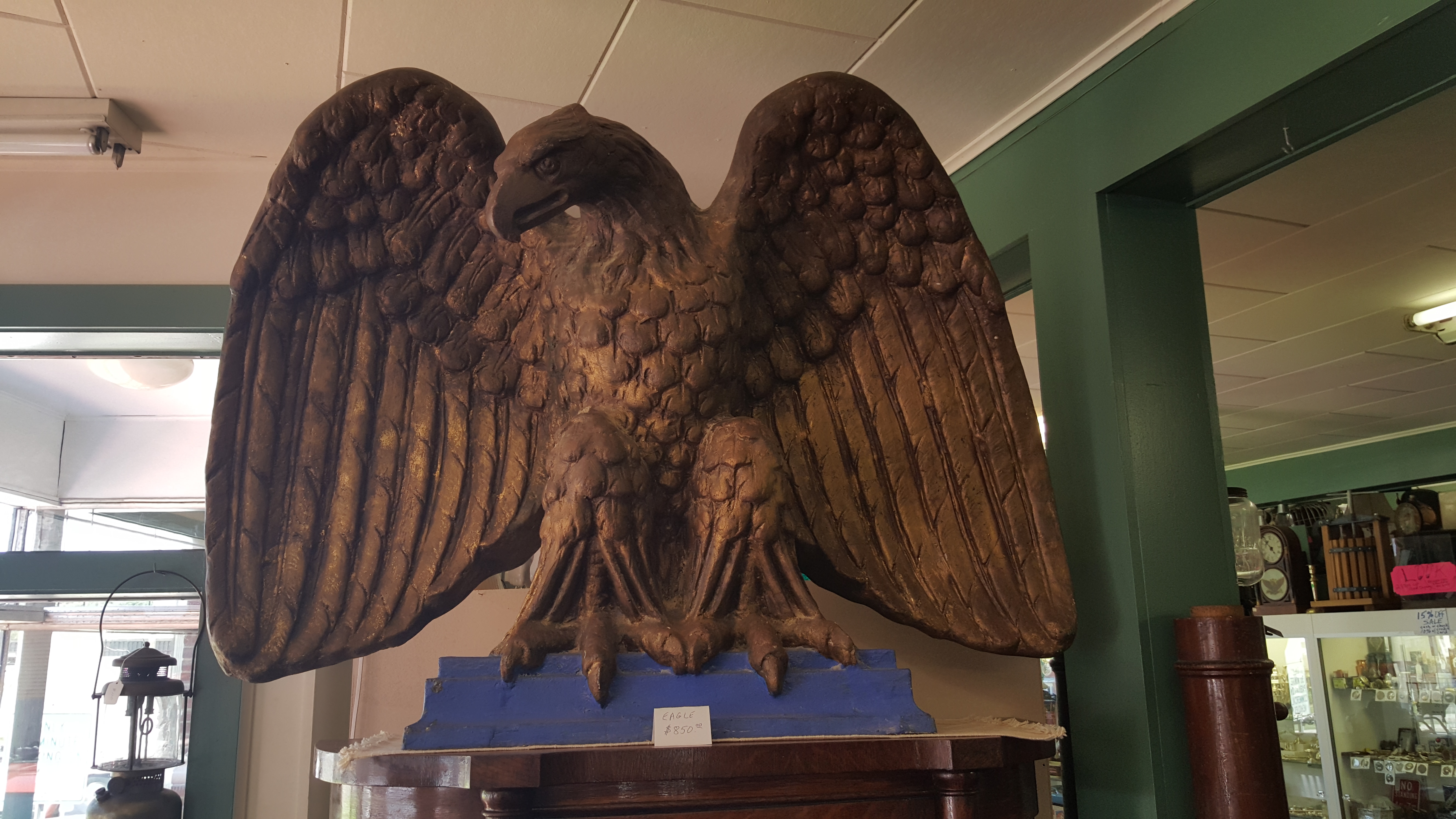 AMERICAN EAGLE