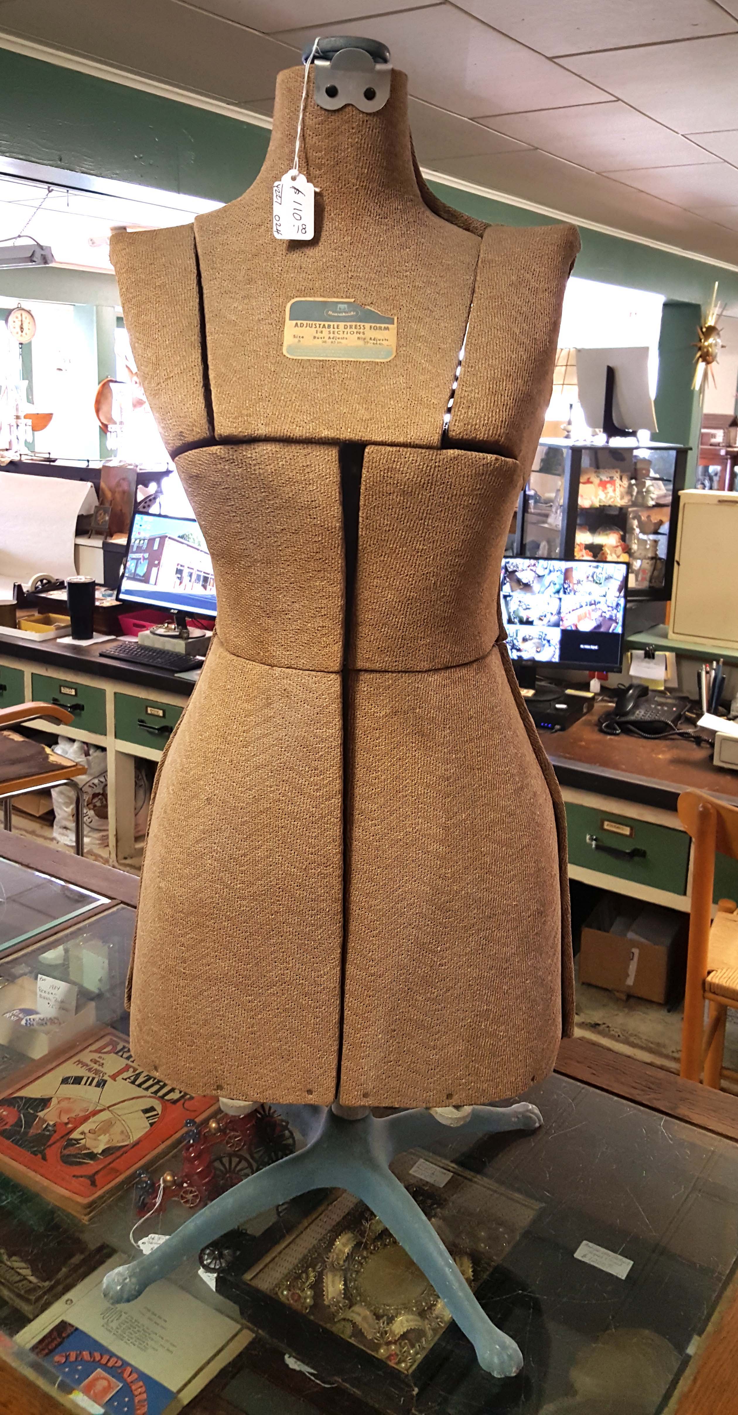 ADJUSTABLE DRESS FORM