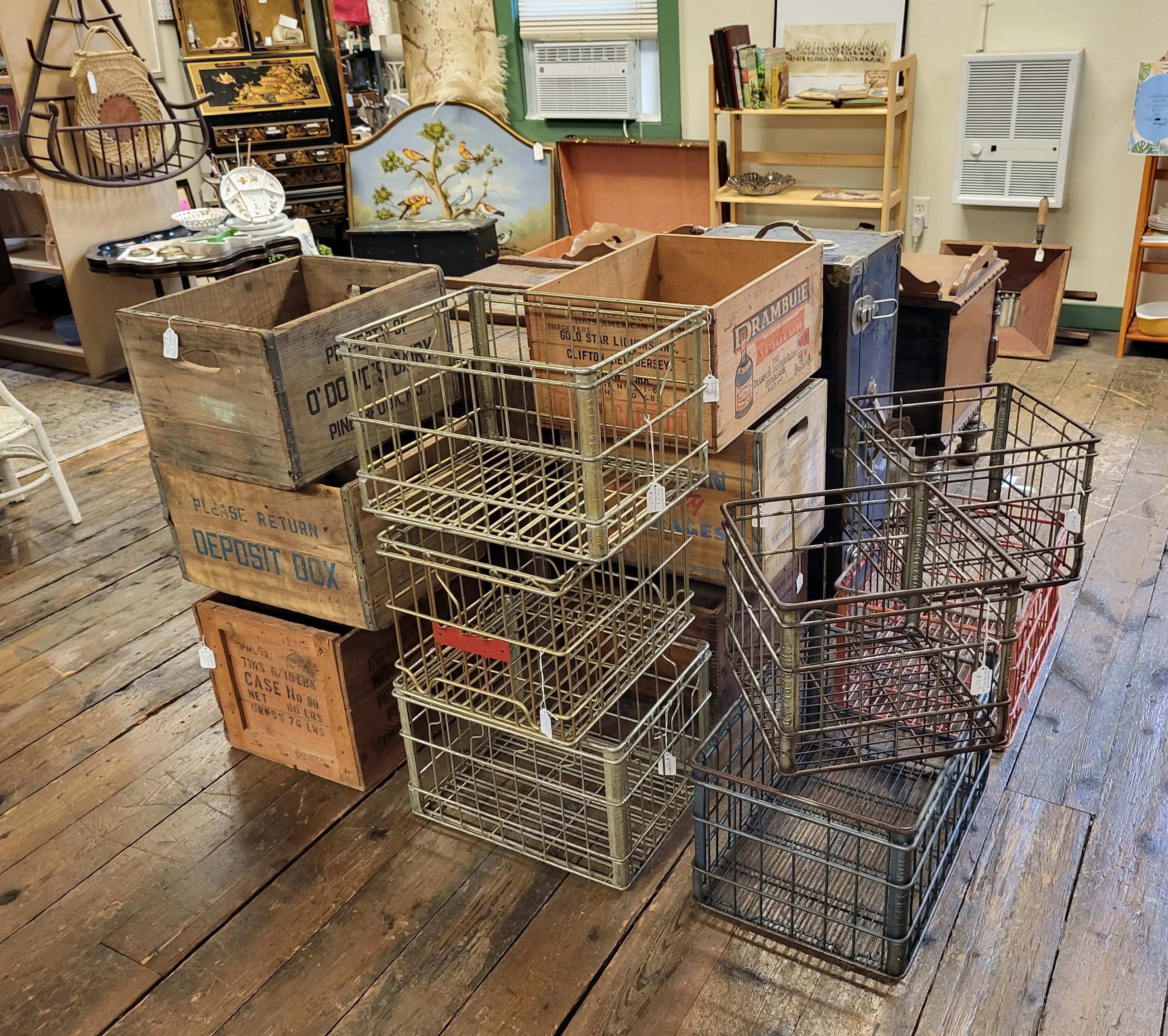 WOOD AND METAL CRATES
