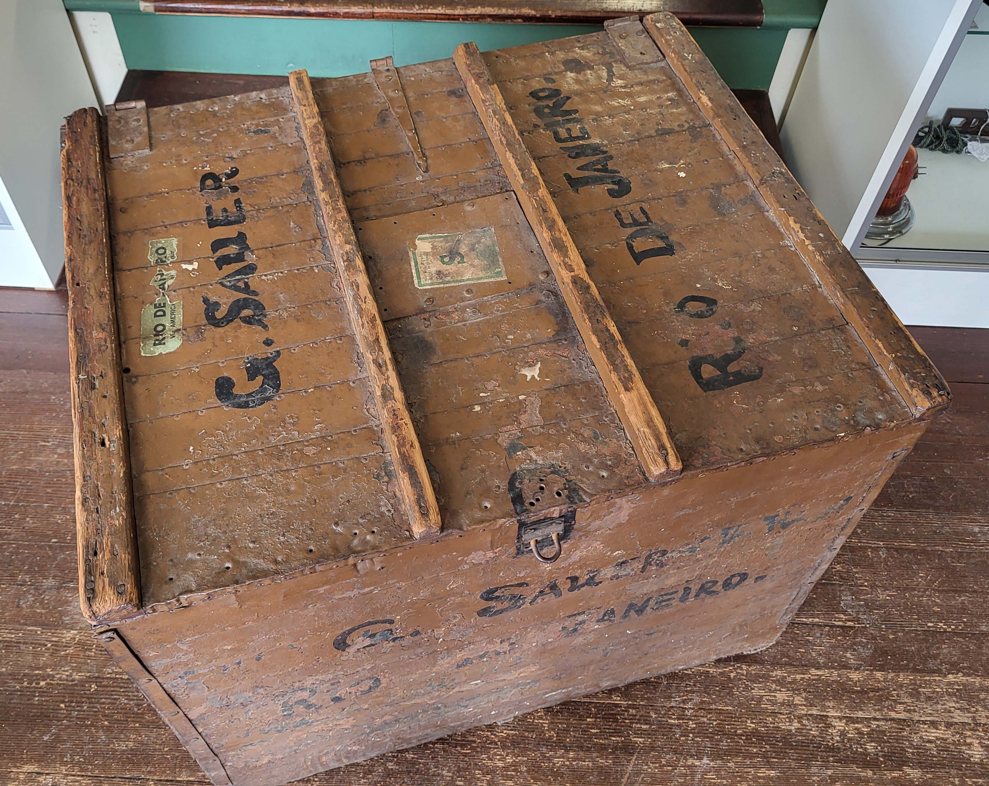 RIO DE JANEIRO TRAVEL CHEST