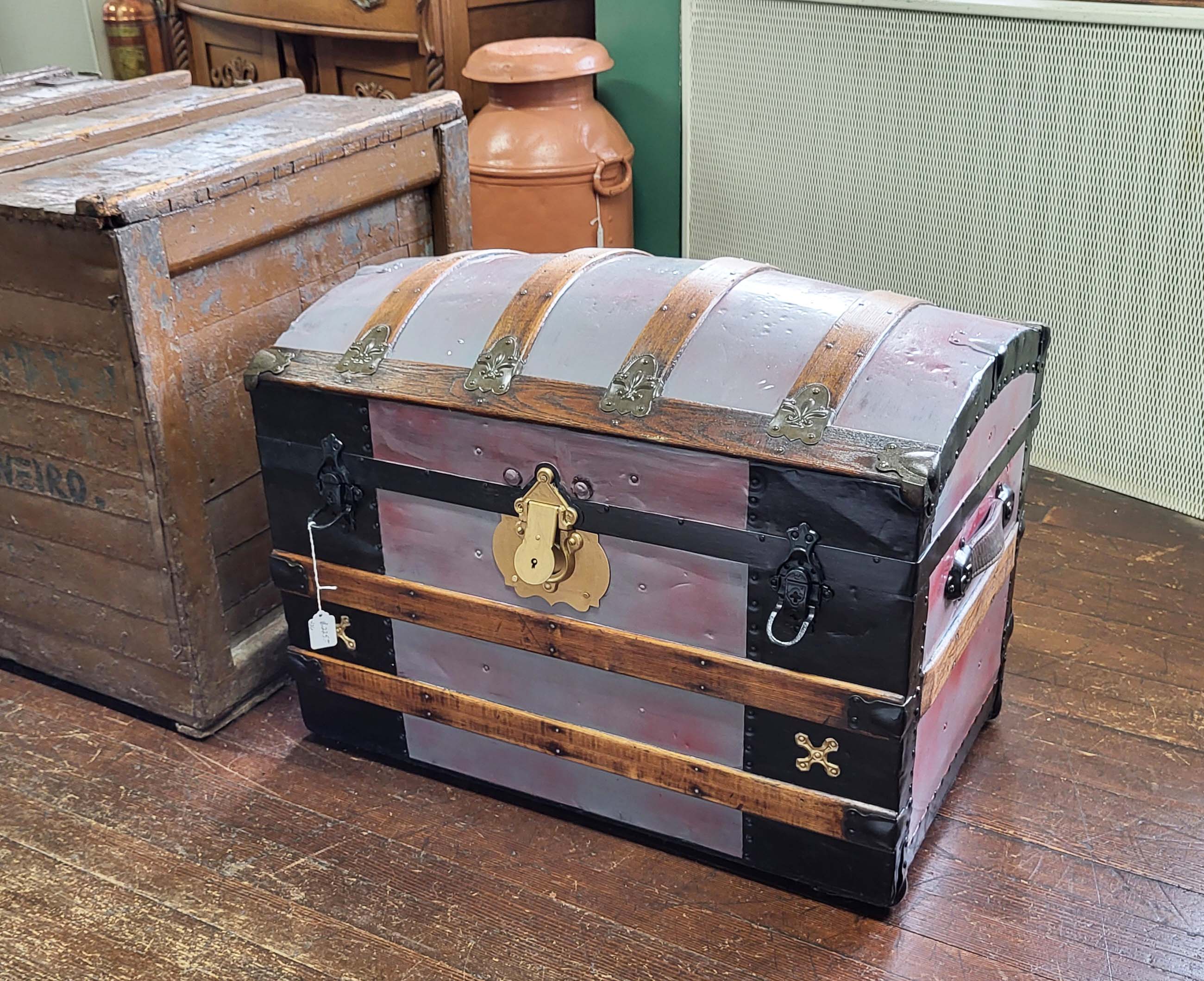 DOME TOP TRUNK