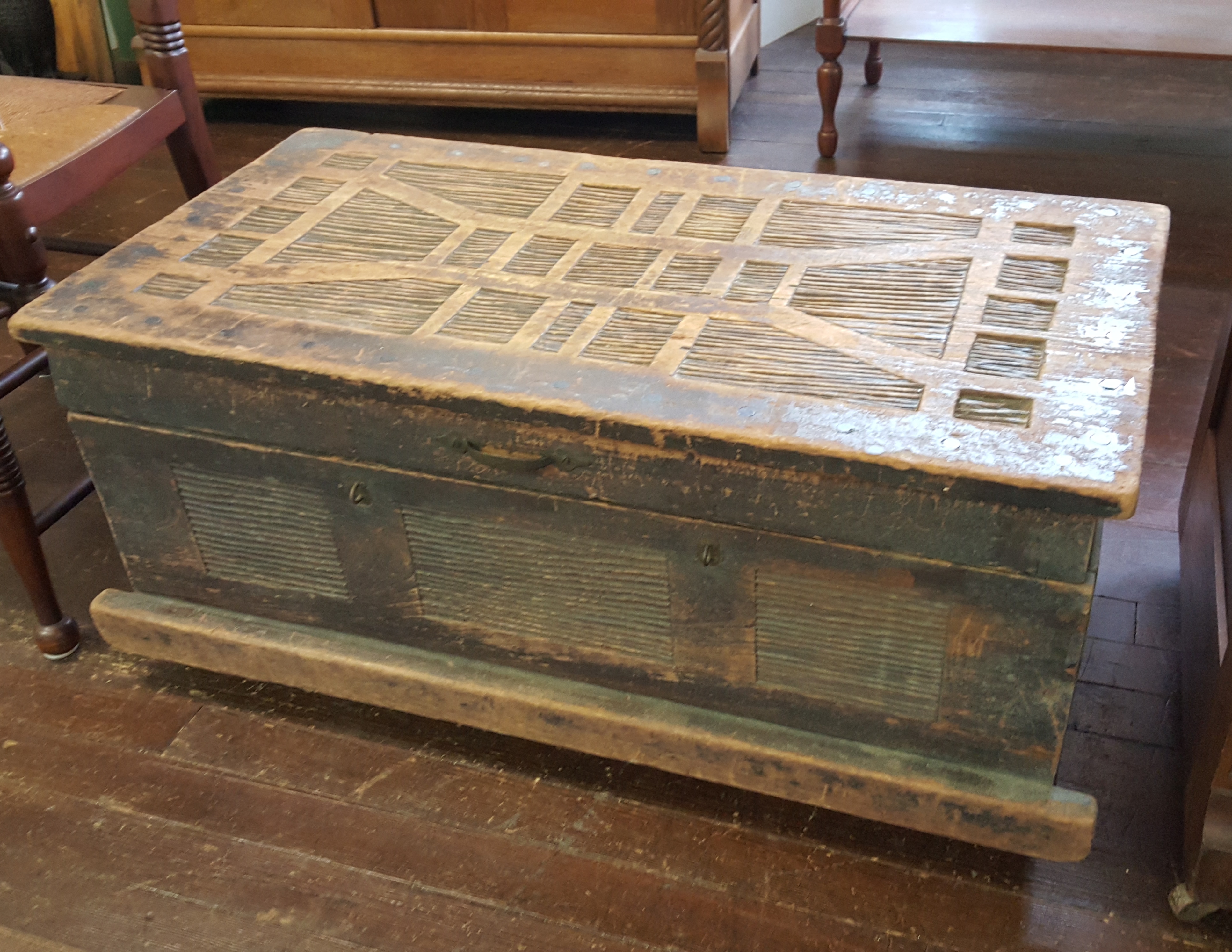 DECORATED WOODEN CHEST